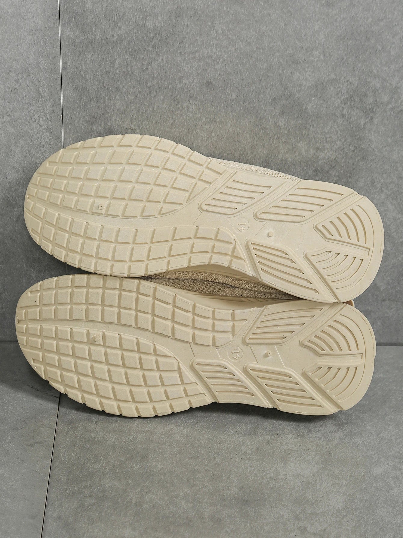 women's casual sneaker
