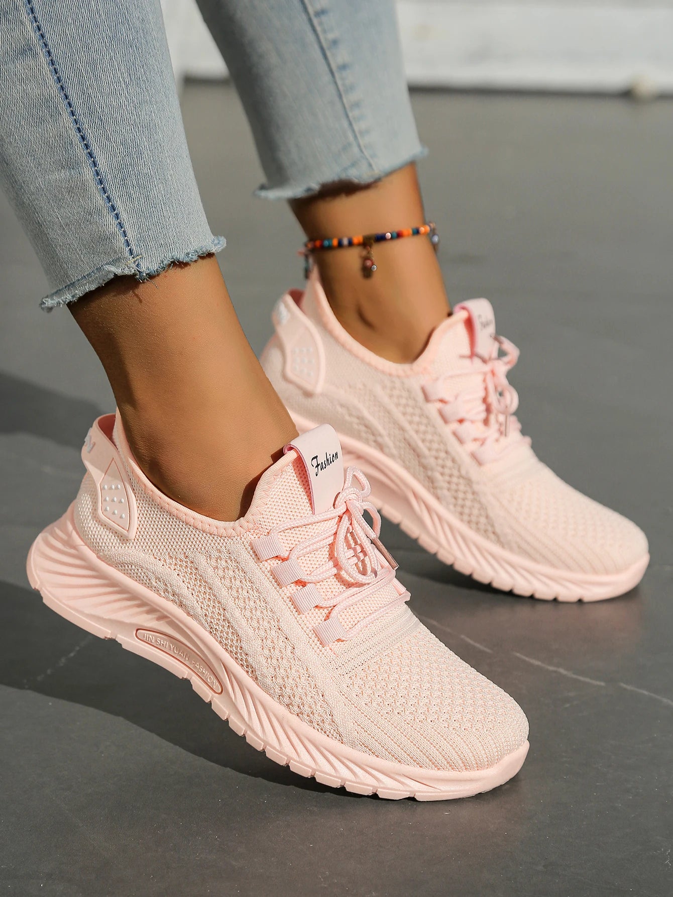 women's casual sneaker