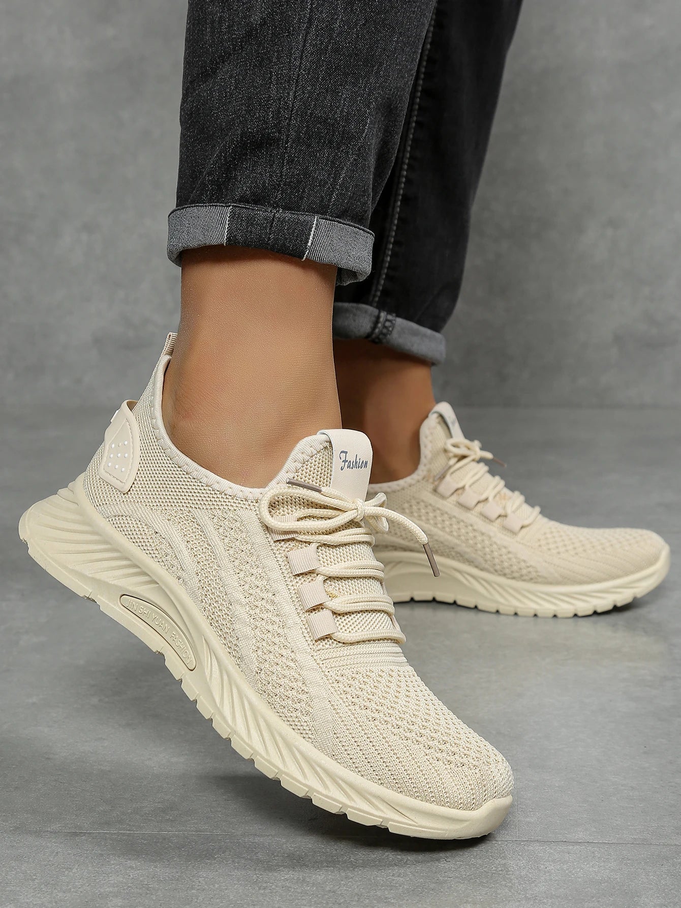 women's casual sneaker