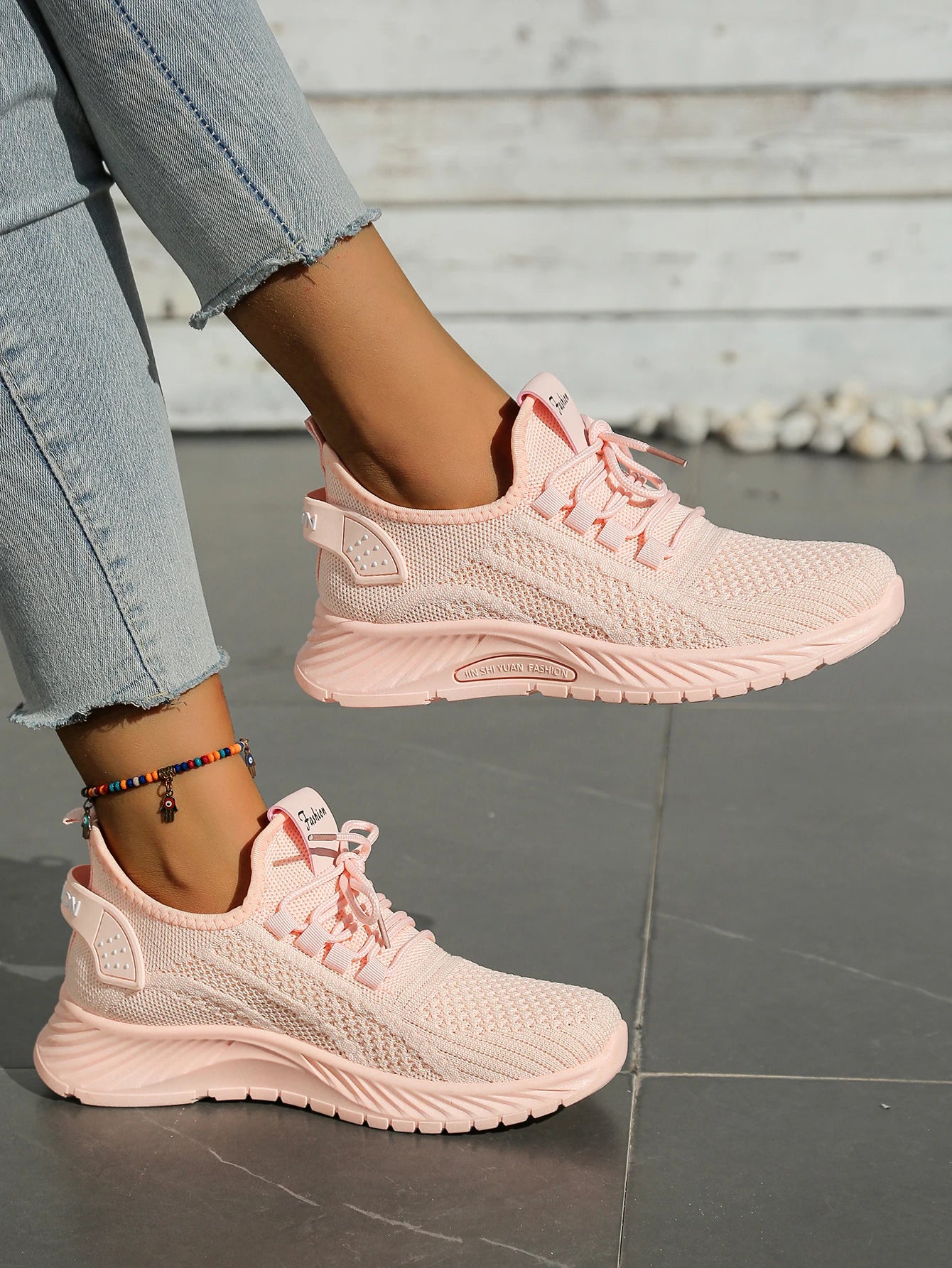 women's casual sneaker