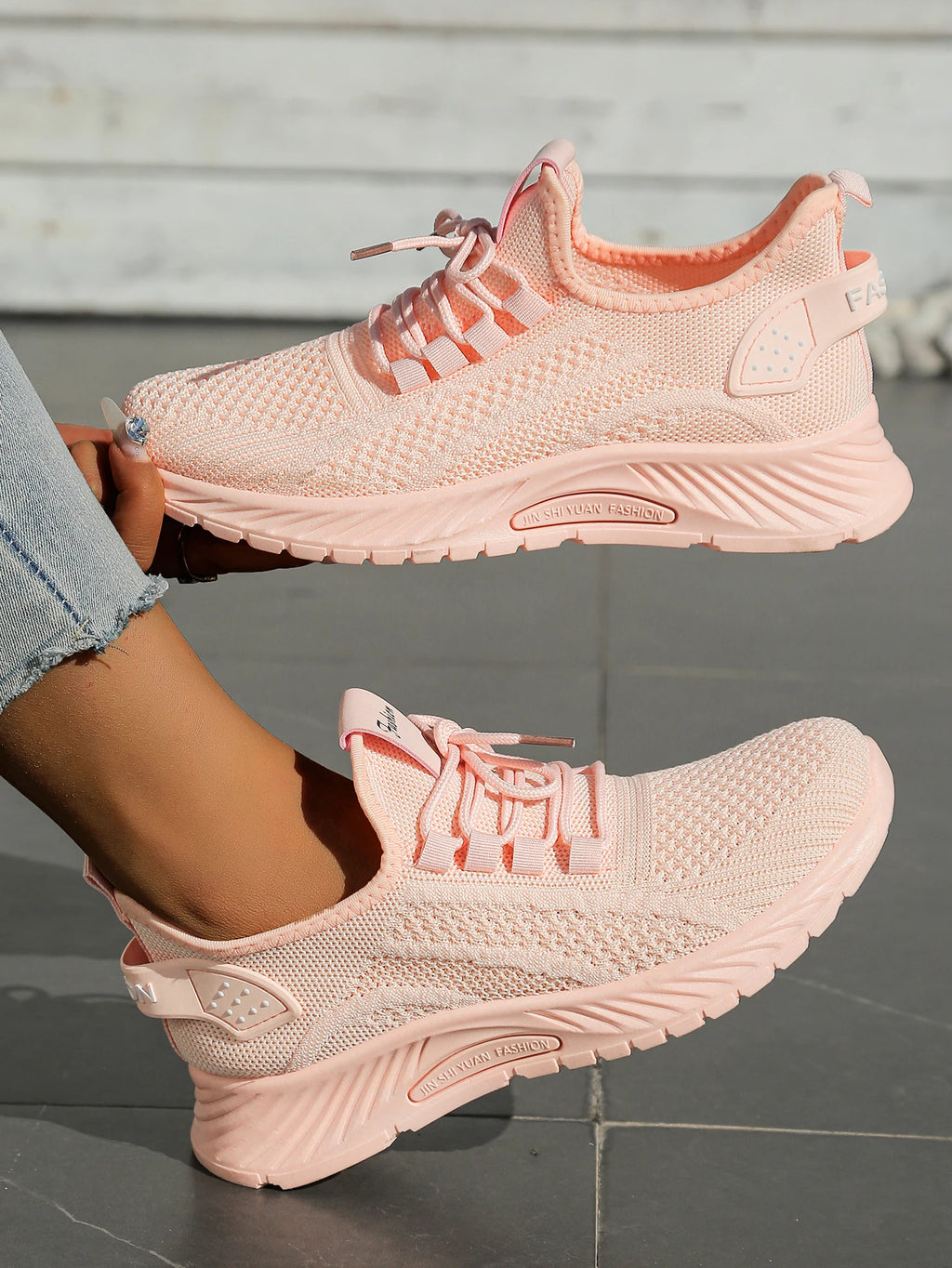 women's casual sneaker
