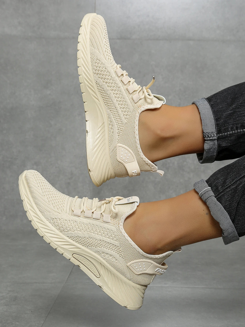 women's casual sneaker