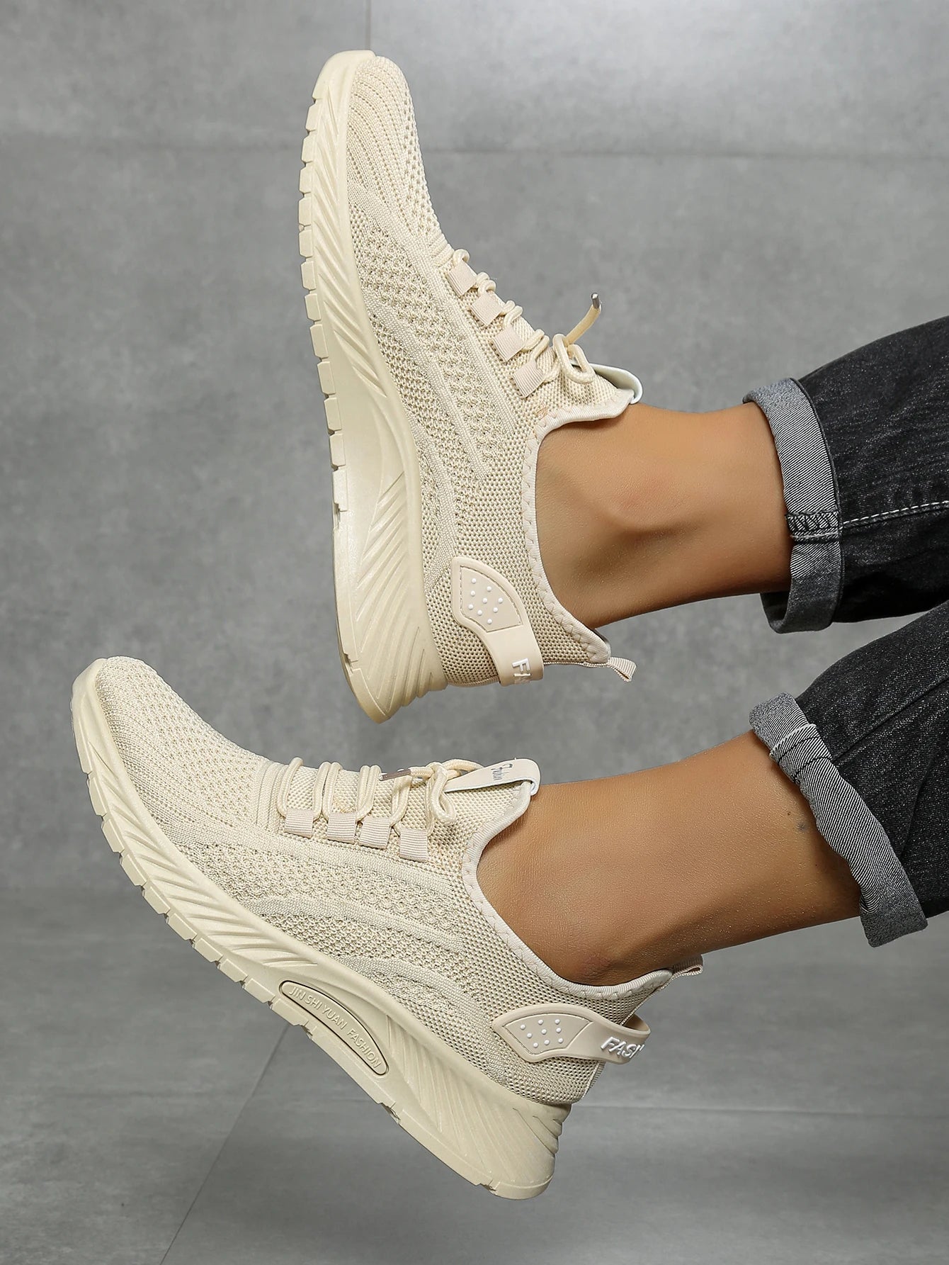 women's casual sneaker