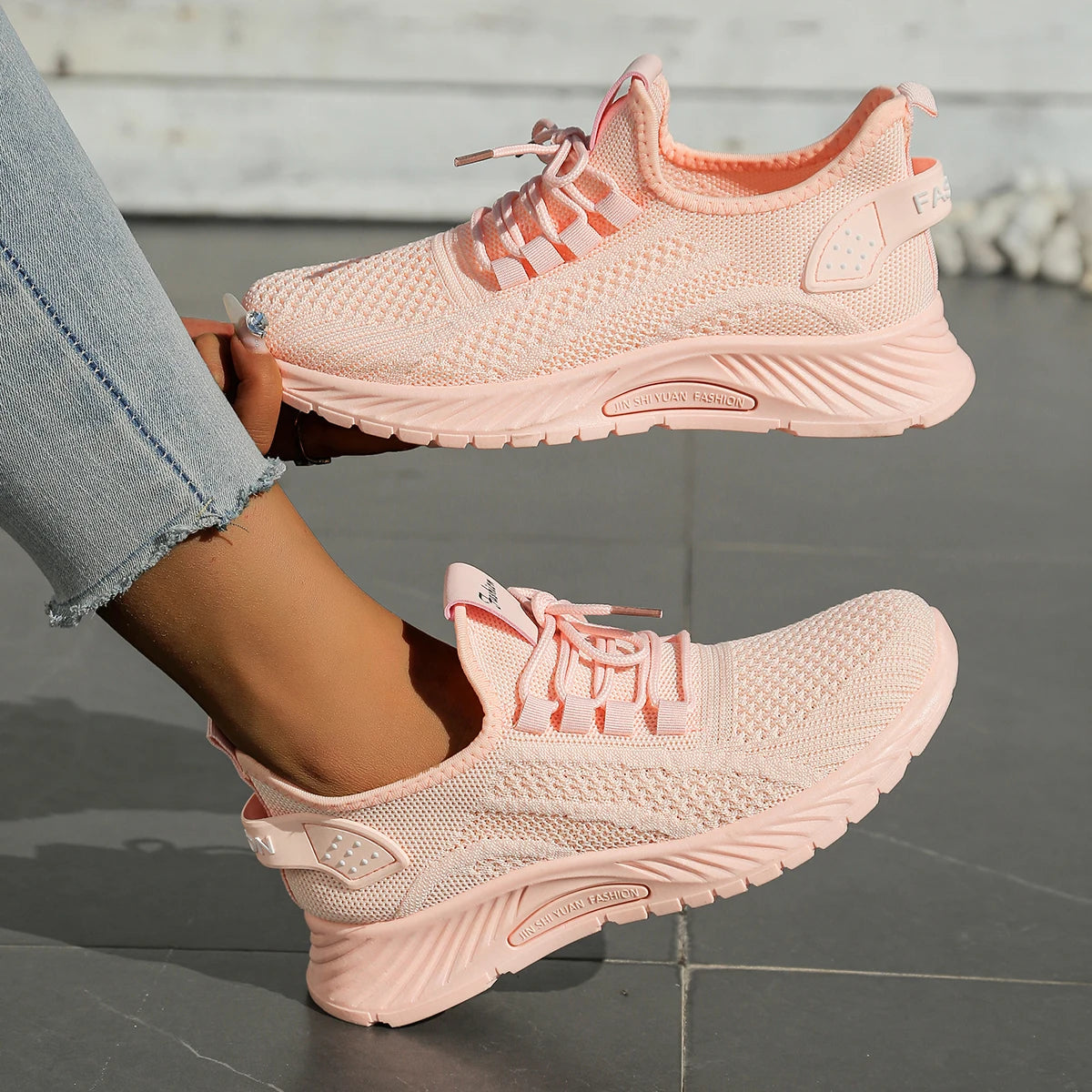 women's casual sneaker