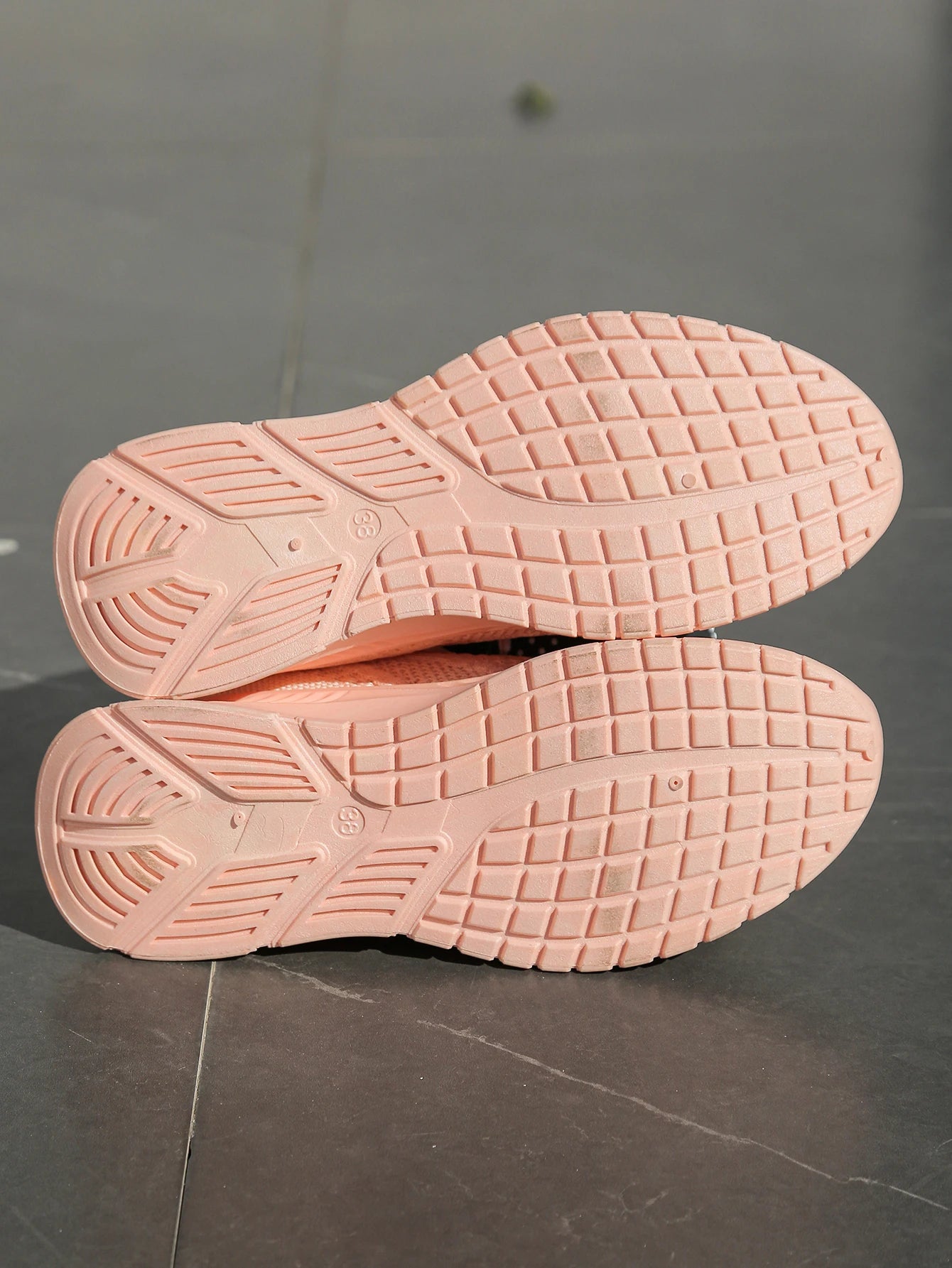 women's casual sneaker